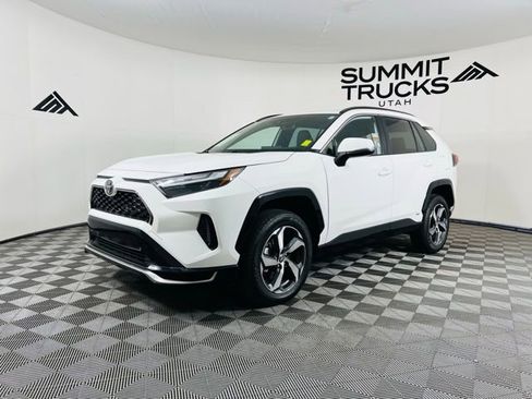 Used 2025 Toyota RAV4 SE AWD/4WD image 3