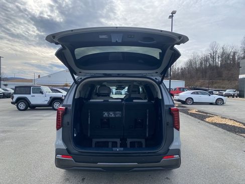 Certified 2025 Kia Carnival SX Prestige image 19