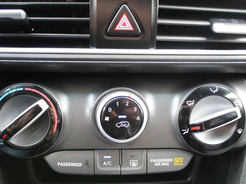 Used 2021 Hyundai Kona SE FWD image 21