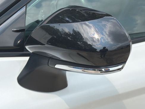 Used 2020 Toyota Camry XSE FWD image 12