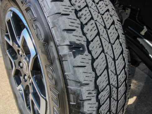 Used 2023 Ford Bronco Outer Banks image 6