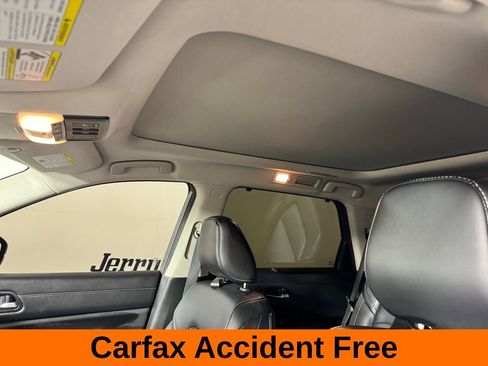 Used 2023 Nissan Pathfinder SL w/ SL Premium Package image 3