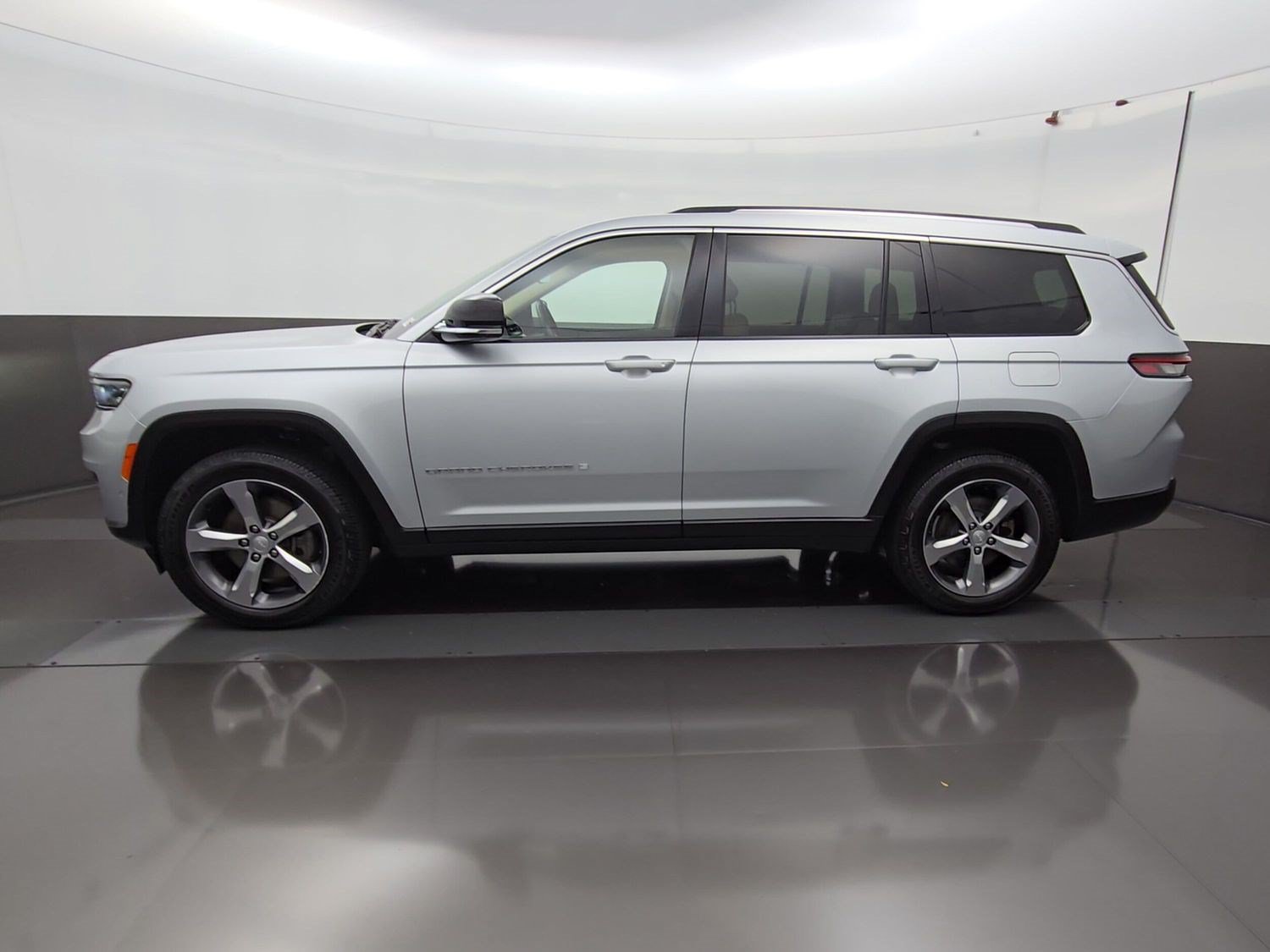 Used 2021 Jeep Grand Cherokee L Limited w/ Luxury Tech Group II AWD/4WD image 4