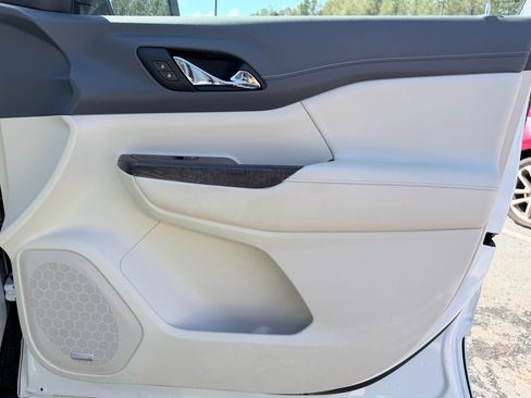 Used 2021 GMC Acadia Denali w/ Denali Technology Package image 31