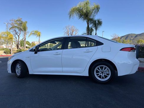 Used 2021 Toyota Corolla LE FWD image 13