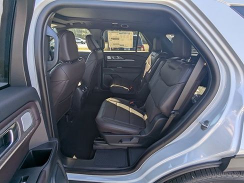 New 2026 Ford Explorer Platinum image 15