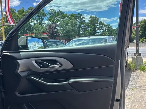 Used 2019 Chevrolet Traverse LT w/ LPO, Floor Liner Package AWD/4WD image 27