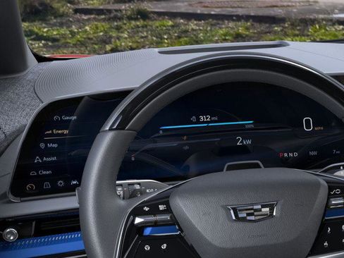 New 2025 Cadillac Optiq Sport 2 w/ LPO, Floor Liner Package image 19