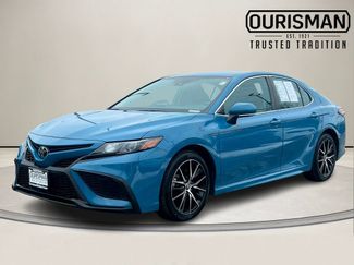 Used 2023 Toyota Camry SE video 2
