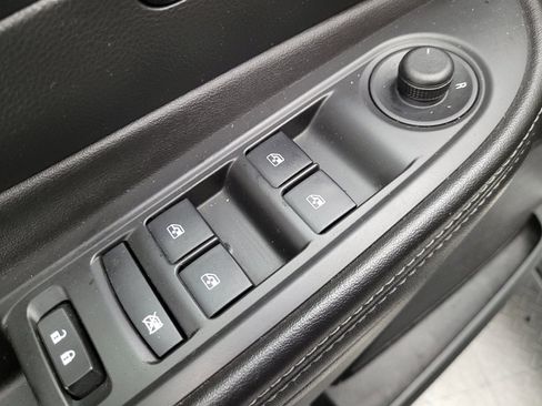 Used 2020 Buick Encore Preferred FWD image 27