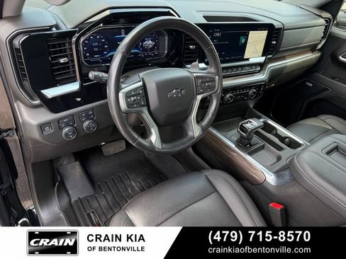 Used 2022 Chevrolet Silverado 1500 RST w/ Redline Edition AWD/4WD image 9