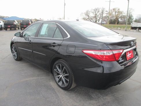 Used 2017 Toyota Camry XSE image 6