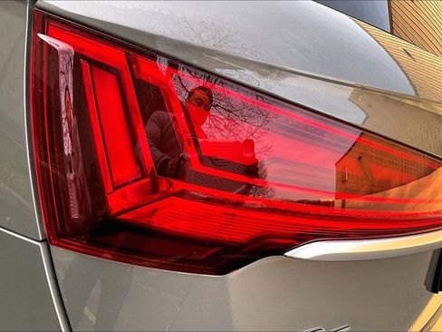 Used 2023 Audi Q5 2.0T Premium Plus w/ Premium Plus Package AWD/4WD image 23