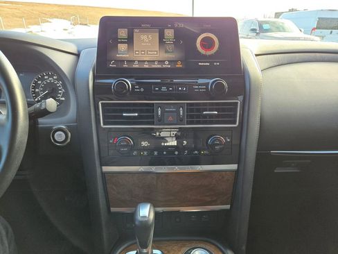 Used 2022 Nissan Armada SL w/ Captain's Chairs Package image 21