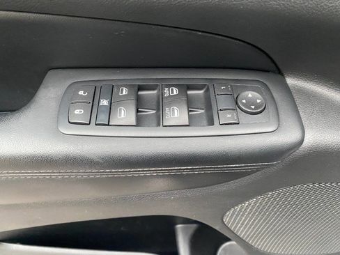 Used 2015 Jeep Grand Cherokee Laredo w/ Quick Order Package 23E AWD/4WD image 12