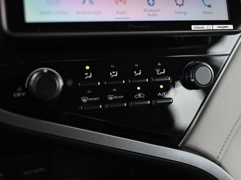 Used 2019 Toyota Camry LE FWD image 36
