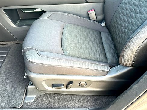 New 2026 Nissan Pathfinder SV w/ SV Premium Package FWD image 12