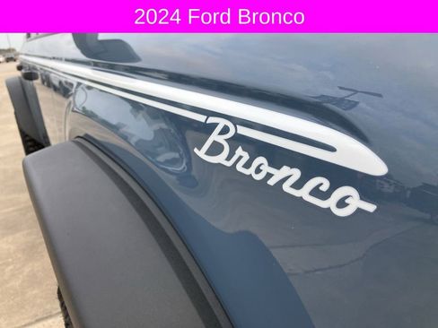 Used 2024 Ford Bronco Heritage Edition image 11
