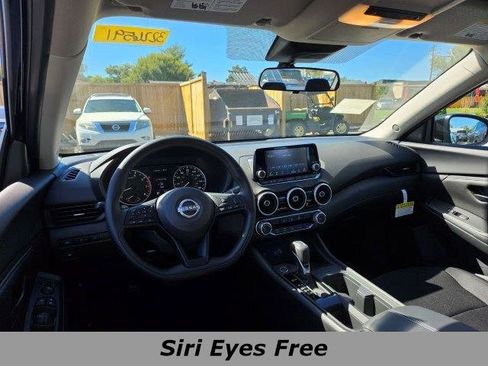 Used 2025 Nissan Sentra S image 4