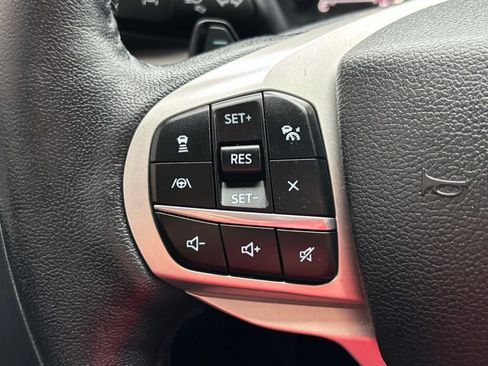 Used 2020 Ford Explorer XLT w/ Equipment Group 202A image 24