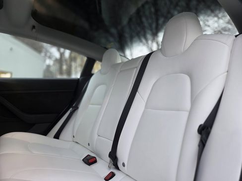 Used 2022 Tesla Model 3 Performance image 22