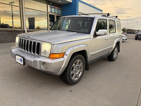 Used 2010 Jeep Commander Limited w/ Trailer Tow Group IV image 1