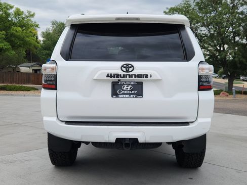 Used 2024 Toyota 4Runner SR5 Premium w/ SR5 Premium Package AWD/4WD image 4
