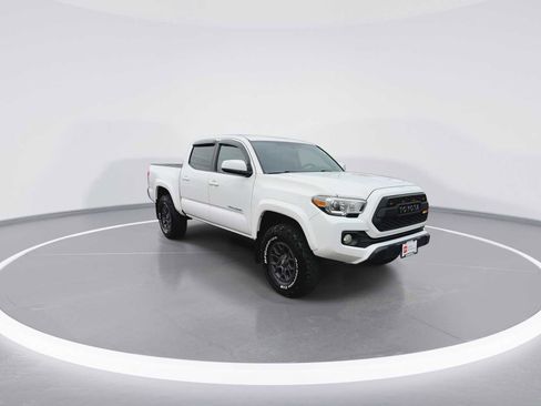 Certified 2017 Toyota Tacoma SR5 w/ Tow Package AWD/4WD image 2