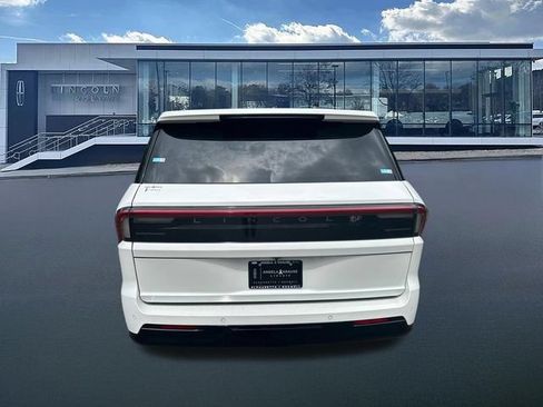 New 2026 Lincoln Navigator Reserve AWD/4WD image 6