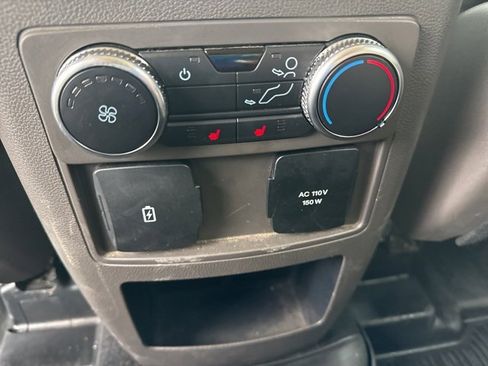 Used 2020 Ford Explorer Platinum w/ Premium Technology Package image 18