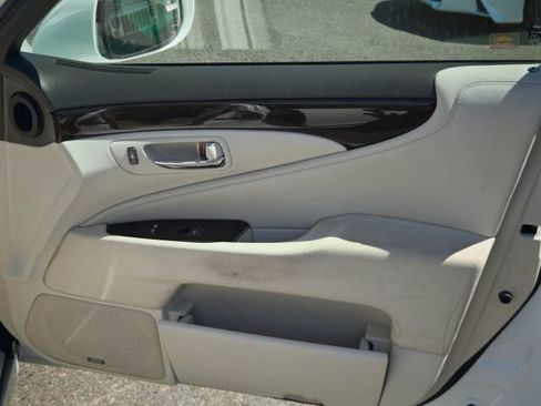 Used 2007 Lexus LS 460 RWD image 26