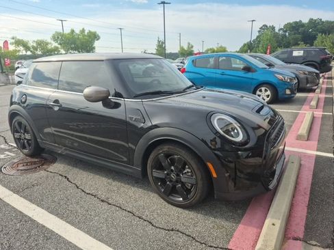 Used 2023 MINI Cooper S FWD image 2