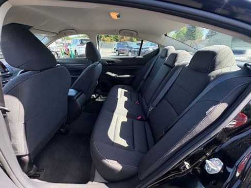Used 2025 Nissan Altima 2.5 SV image 27