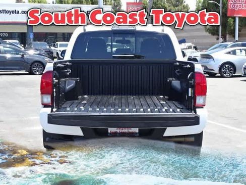 Used 2017 Toyota Tacoma TRD Sport RWD image 16