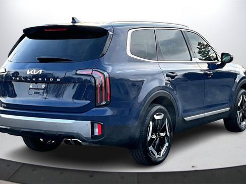 Used 2025 Kia Telluride EX w/ EX Captain's Chair Package image 8