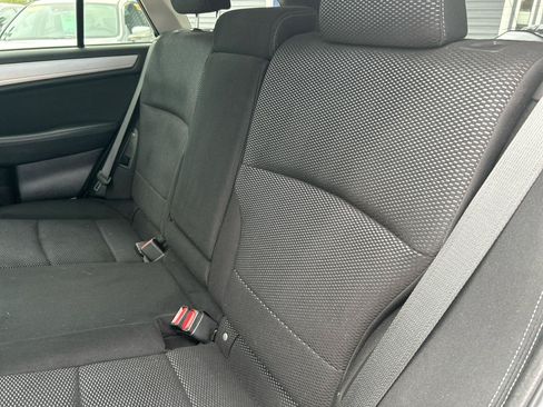 Used 2017 Subaru Outback 2.5i Premium AWD/4WD image 21