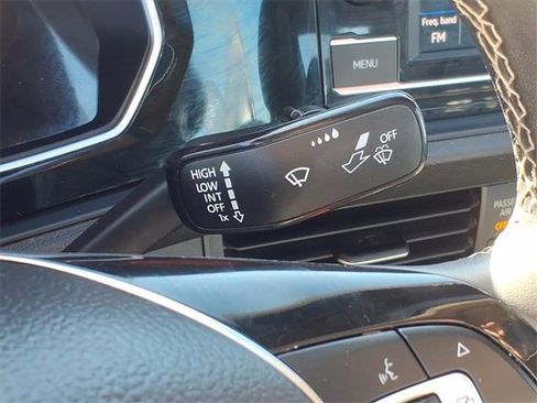 Used 2021 Volkswagen Jetta SE image 16