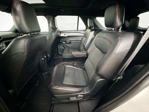 Used 2023 Ford Explorer ST-Line AWD/4WD image 25