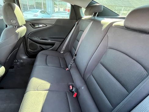 Used 2025 Chevrolet Malibu LS FWD image 17