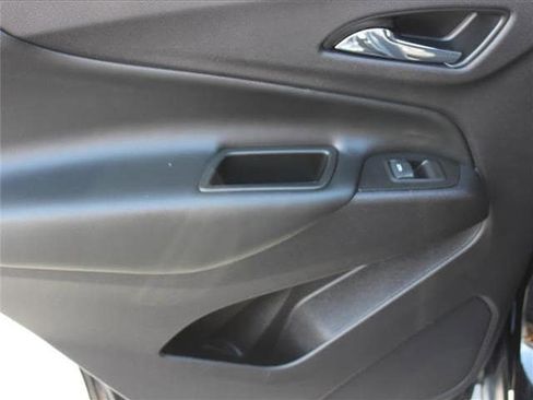 Used 2021 Chevrolet Equinox LT image 29