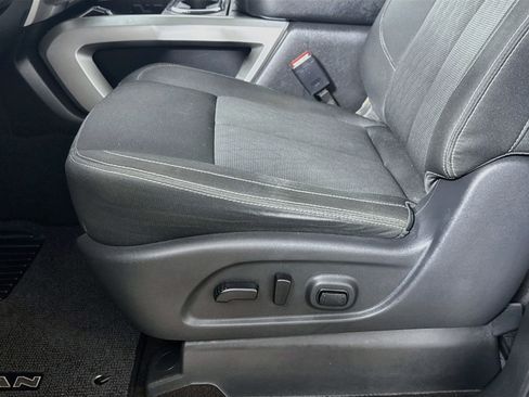 Used 2019 Nissan Titan SV w/ SV Convenience Package image 20