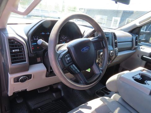 Used 2018 Ford F250 XL w/ Power Equipment Group AWD/4WD image 29