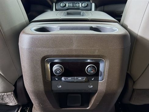 Used 2021 Chevrolet Tahoe Z71 w/ Z71 Signature Package AWD/4WD image 27