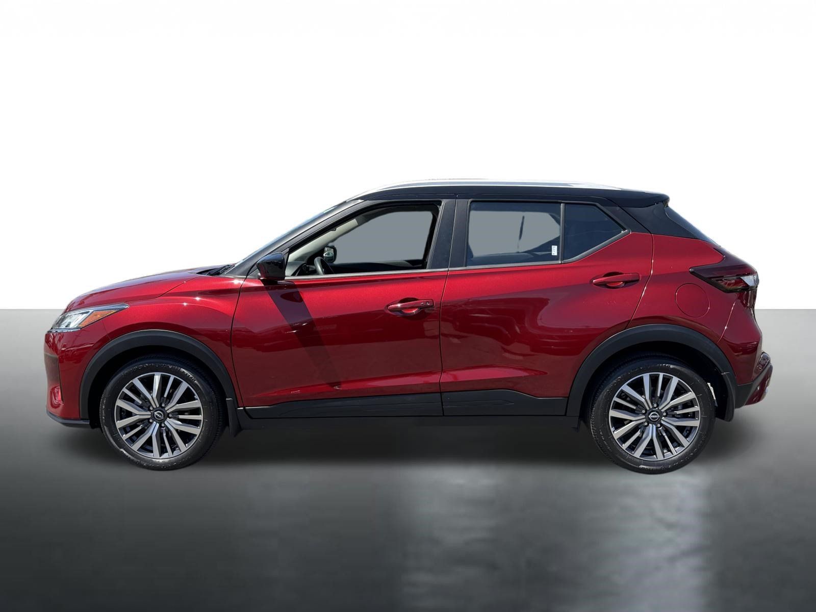 Used 2023 Nissan Kicks SV FWD image 5