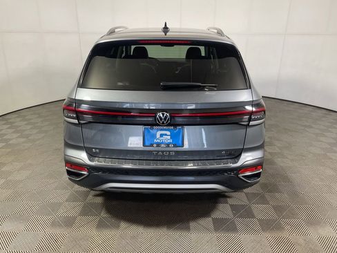 Used 2025 Volkswagen Taos SE AWD/4WD image 6