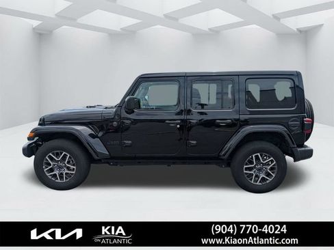Used 2025 Jeep Wrangler Unlimited Sahara AWD/4WD image 6