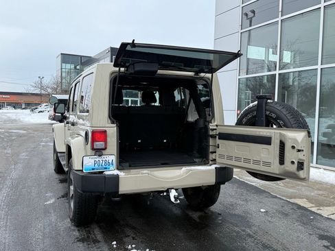 Used 2018 Jeep Wrangler Unlimited Sahara image 31