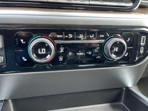 Used 2022 Chevrolet Silverado 1500 LT Trail Boss w/ Convenience Package II image 12