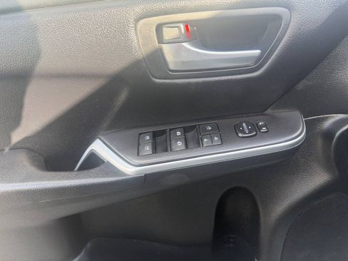 Used 2017 Toyota Camry SE FWD image 27
