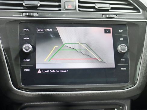 Used 2019 Volkswagen Tiguan SEL w/ 3rd Row Seat Package image 18